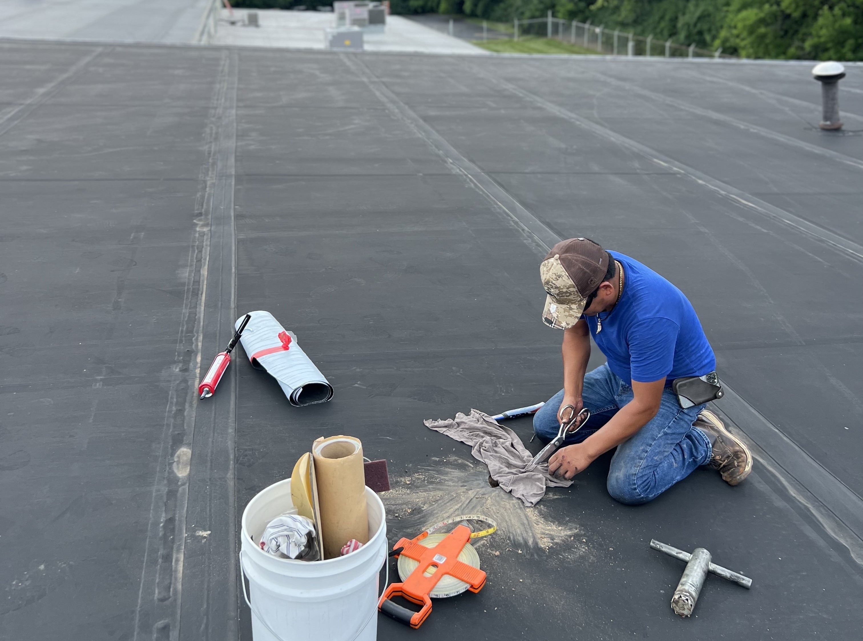 Low-slope commercial roof system